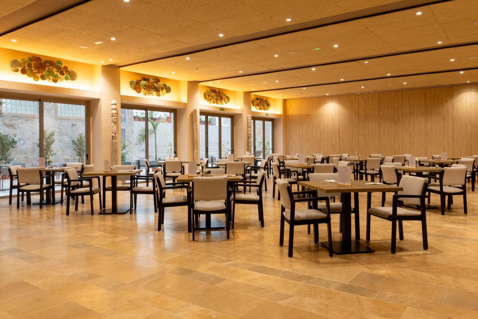 Event Tarifa By Qhotels - Adults Recommended ภายนอก รูปภาพ
