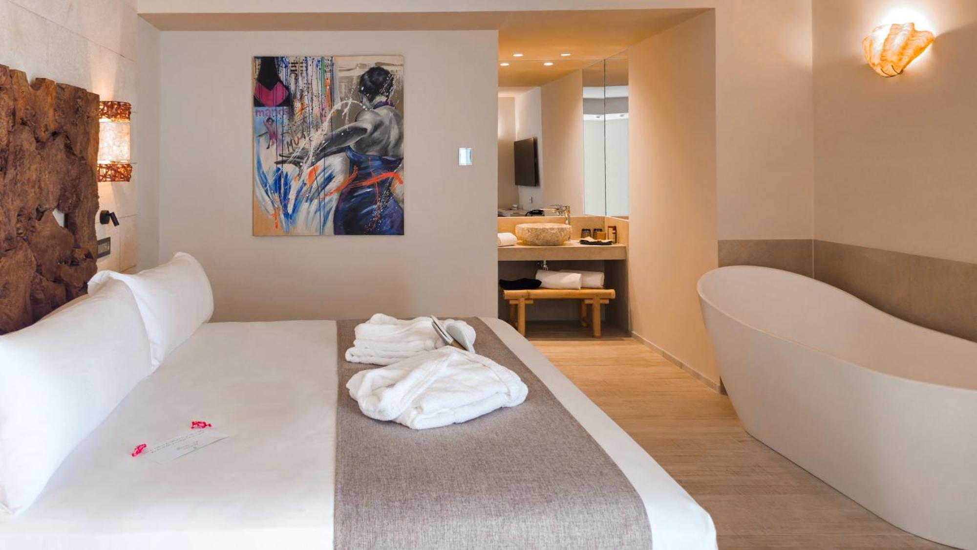 Event Tarifa By Qhotels - Adults Recommended ภายนอก รูปภาพ