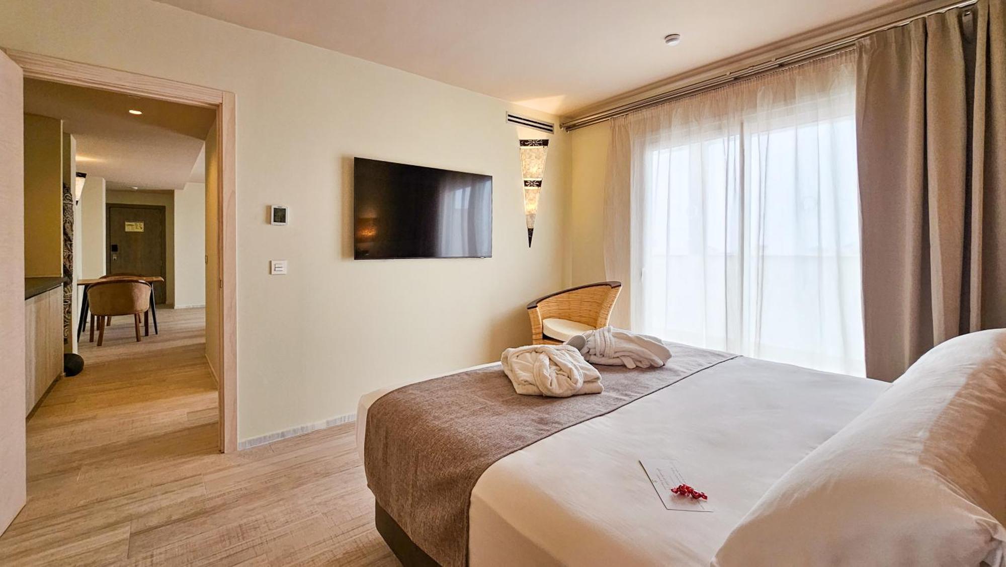 Event Tarifa By Qhotels - Adults Recommended ภายนอก รูปภาพ